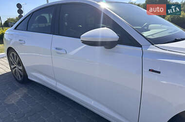 Седан Audi A6 2019 в 