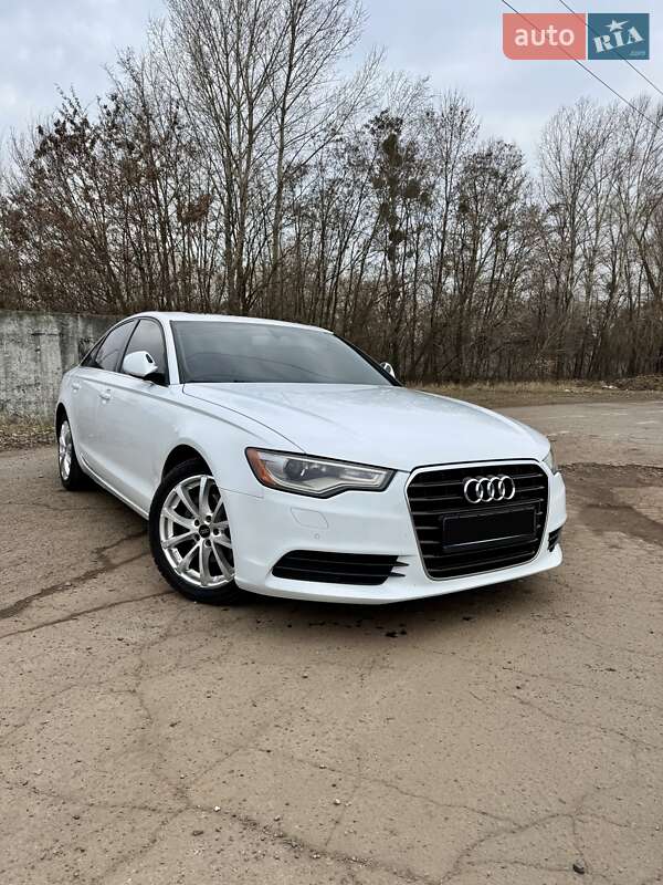 Седан Audi A6 2012 в 