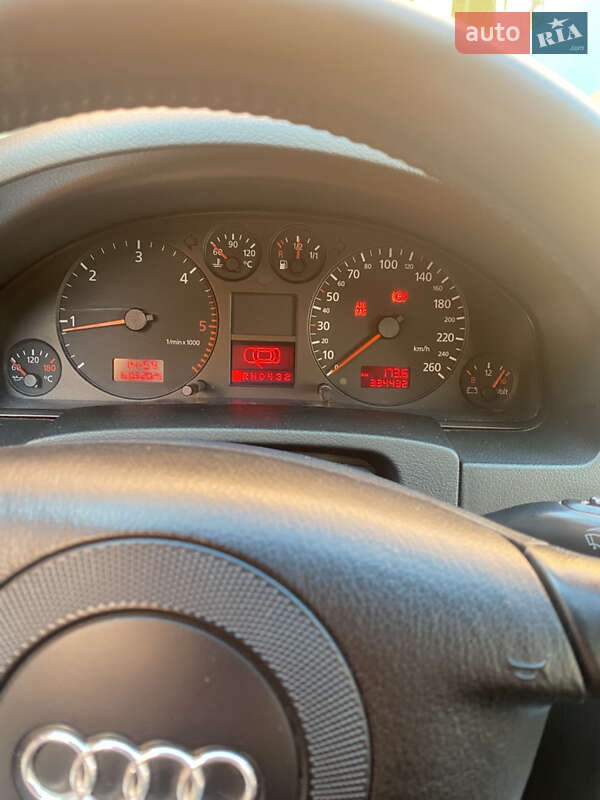 Универсал Audi A6 2001 в Киеве