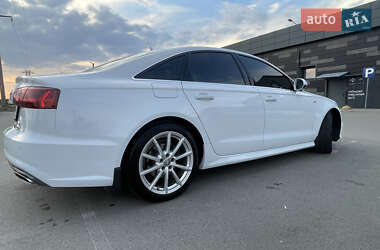 Седан Audi A6 2015 в 