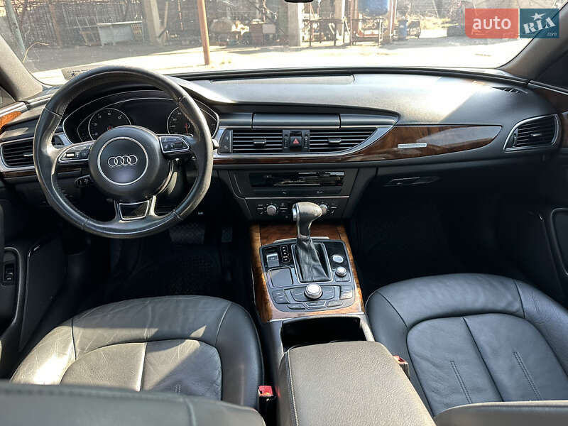 Седан Audi A6 2014 в 