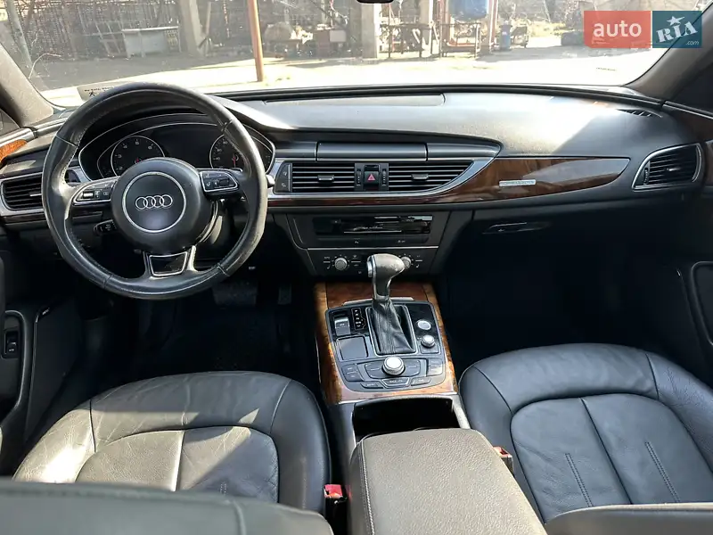 Седан Audi A6 2014 в 