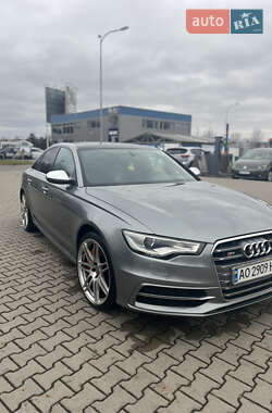 Седан Audi A6 2012 в 