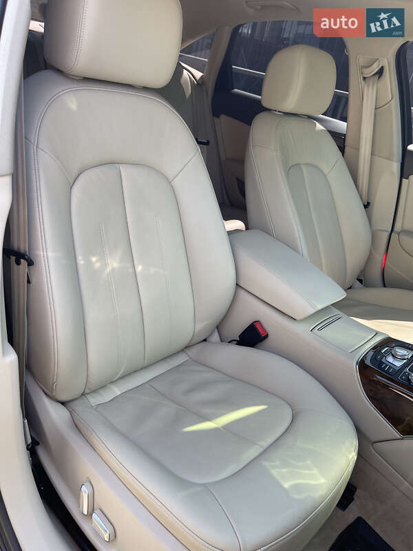 Седан Audi A6 2015 в Киеве