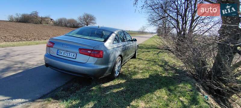 Седан Audi A6 2013 в Демидовке