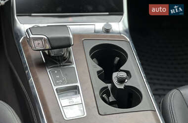 Седан Audi A6 2019 в 