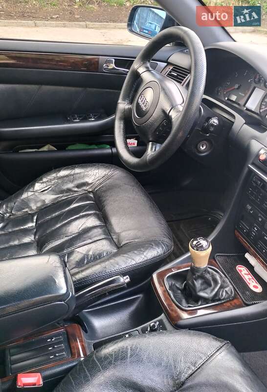 Седан Audi A6 2001 в Стрые