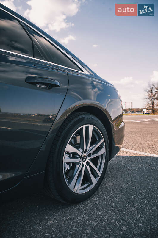 Седан Audi A6 2023 в Киеве
