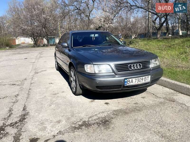 Седан Audi A6 1996 в Светловодске