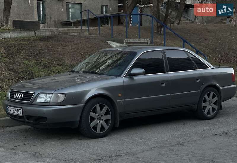 Седан Audi A6 1996 в Светловодске