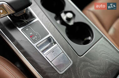 Седан Audi A6 2019 в 