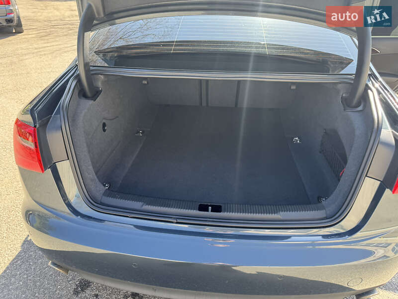 Седан Audi A6 2013 в Першотравенске