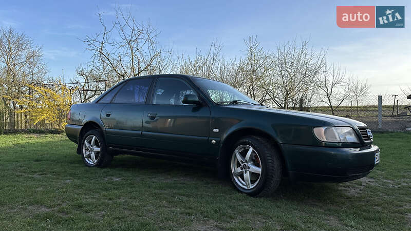 Седан Audi A6 1996 в Рава-Русской