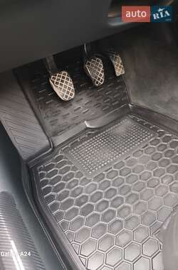 Универсал Audi A6 2011 в 