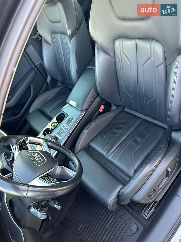 Седан Audi A6 2018 в Киеве