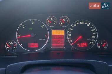 Седан Audi A6 2001 в 