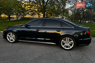 Седан Audi A6 2015 в 