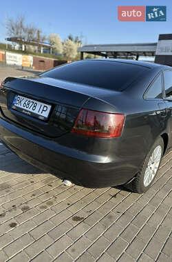 Седан Audi A6 2004 в 