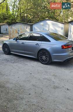 Седан Audi A6 2015 в 