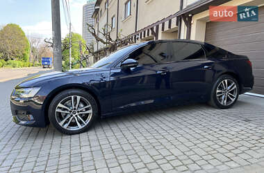 Седан Audi A6 2023 в 