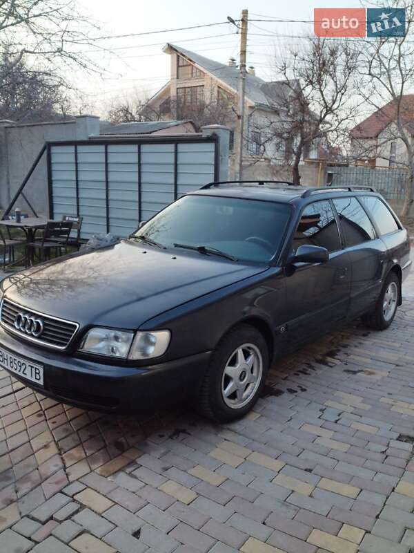 Універсал Audi A6 1994 в 
