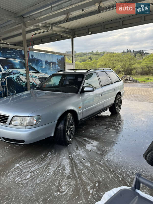 Универсал Audi A6 1996 в Сходнице