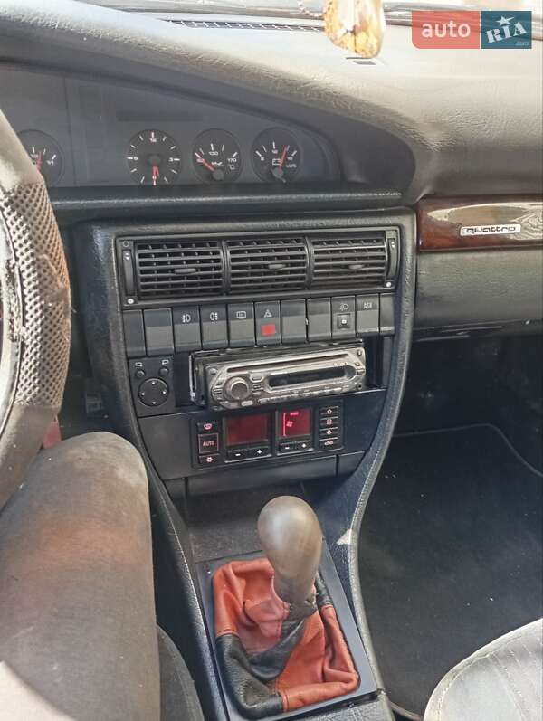 Универсал Audi A6 1995 в Иршаве