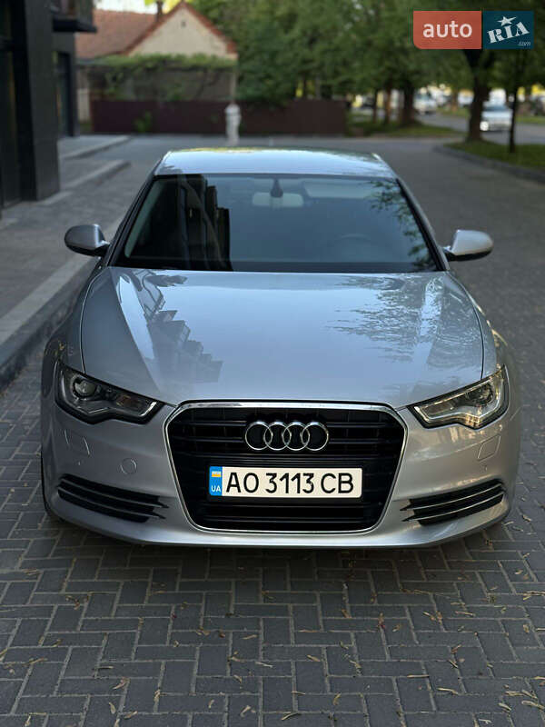 Седан Audi A6 2011 в Ужгороде