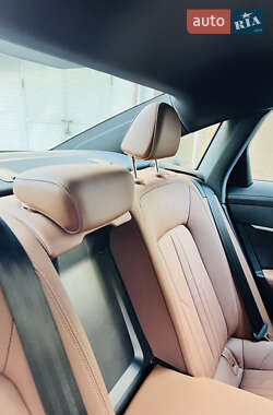 Седан Audi A6 2021 в 