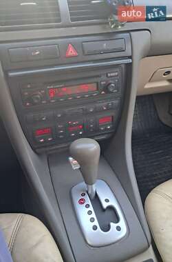Седан Audi A6 2002 в 