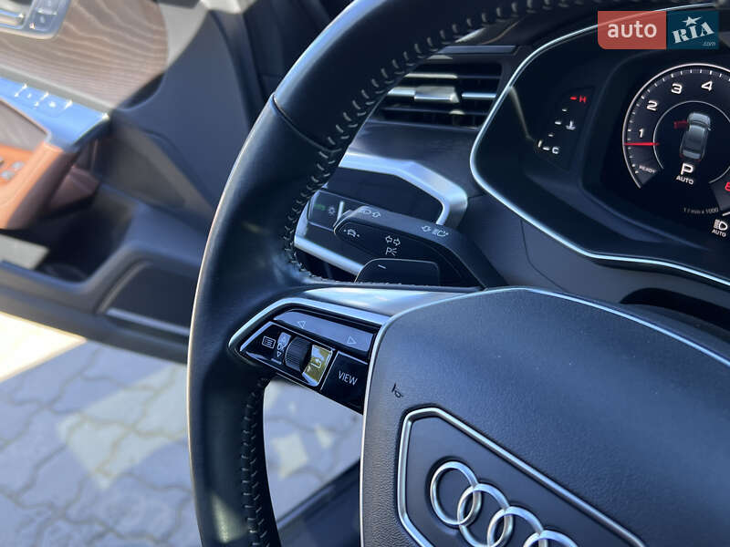 Седан Audi A6 2020 в Нововолынске