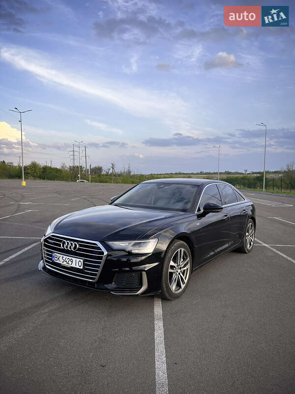 Седан Audi A6 2018 в 