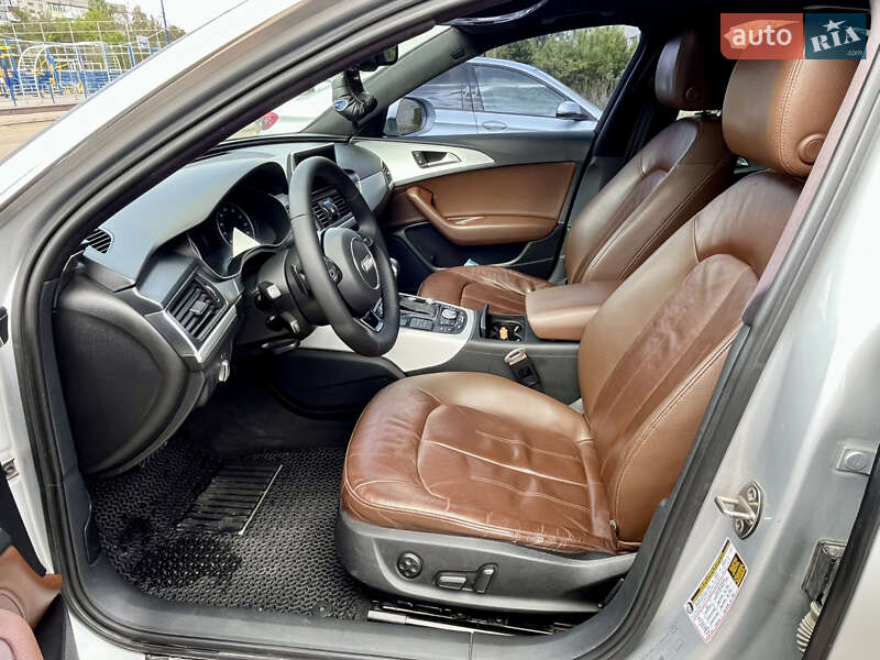 Седан Audi A6 2012 в Коростене