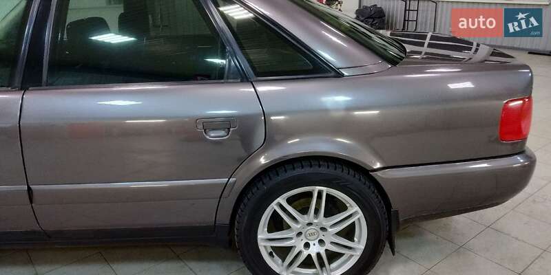 Седан Audi A6 1996 в Киеве