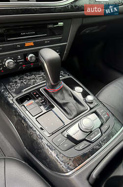 Седан Audi A6 2015 в 