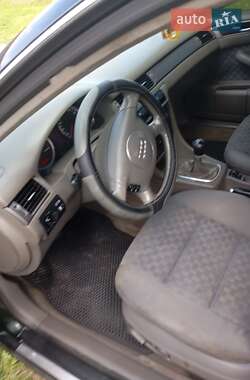 Седан Audi A6 2002 в 