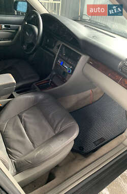 Седан Audi A6 1995 в 