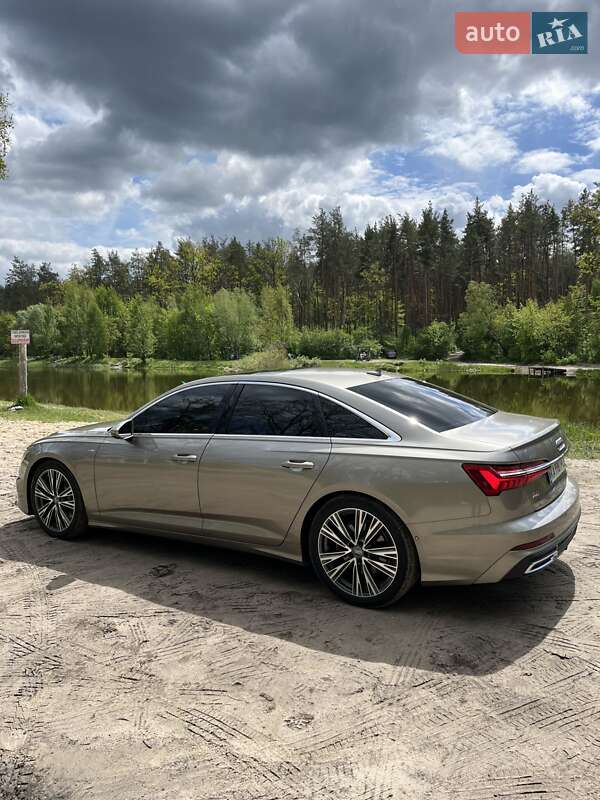 Седан Audi A6 2019 в 