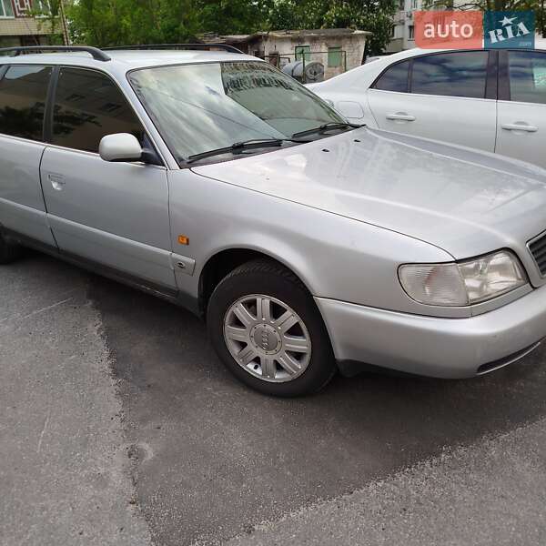 Універсал Audi A6 1996 в 