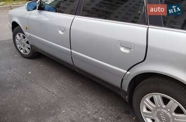 Універсал Audi A6 1996 в 