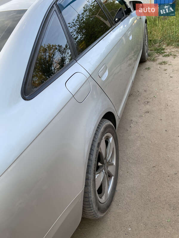 Седан Audi A6 2004 в Вознесенске