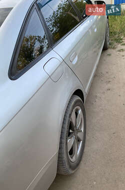 Седан Audi A6 2004 в 
