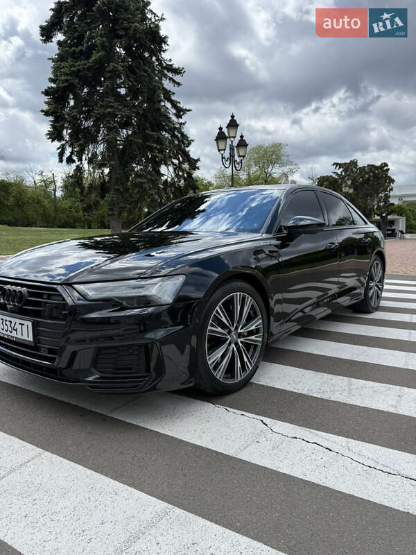 Седан Audi A6 2018 в 