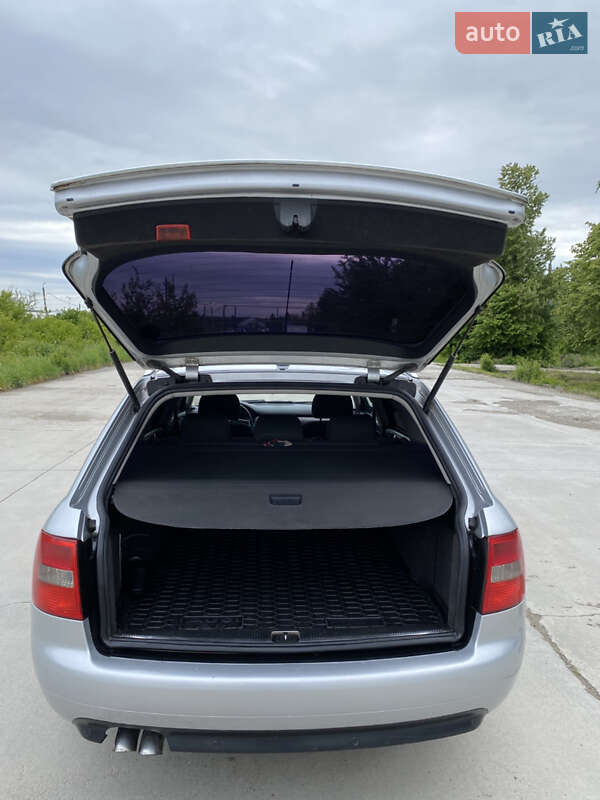 Универсал Audi A6 2004 в Хотине