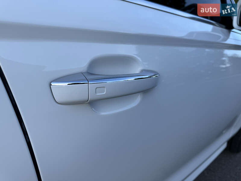 Седан Audi A6 2017 в Ромнах