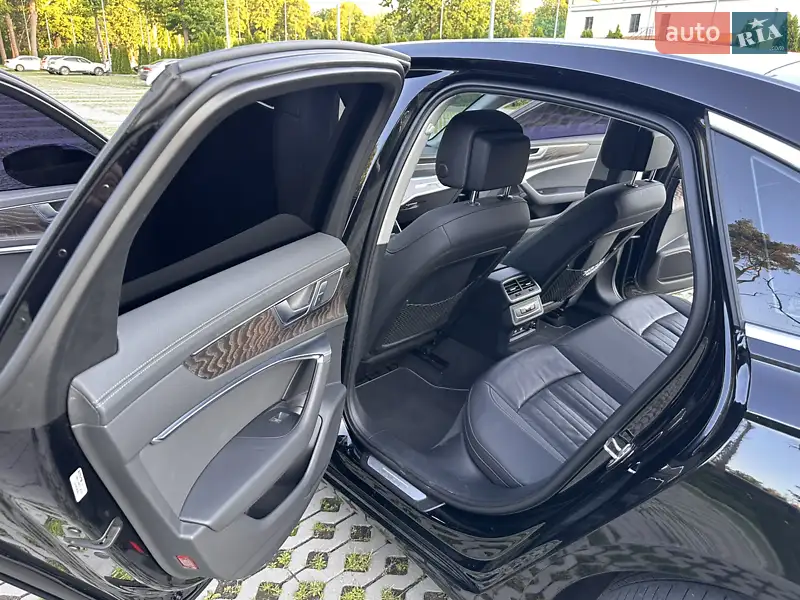 Седан Audi A6 2019 в 