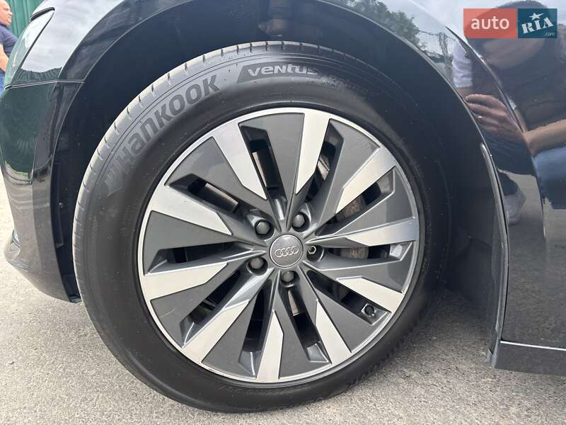 Универсал Audi A6 2019 в Киеве