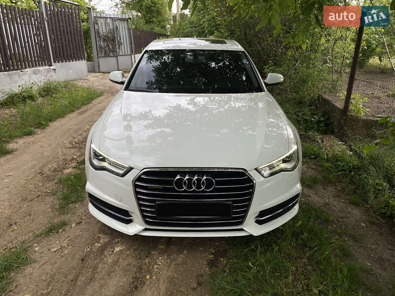 Седан Audi A6 2015 в 