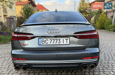 Седан Audi A6 2019 в 