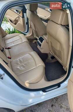 Седан Audi A6 2012 в 